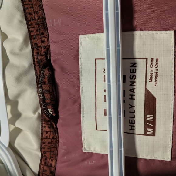 Helly Hansen down filled bomber style belted jacket. - Picture 4 of 7